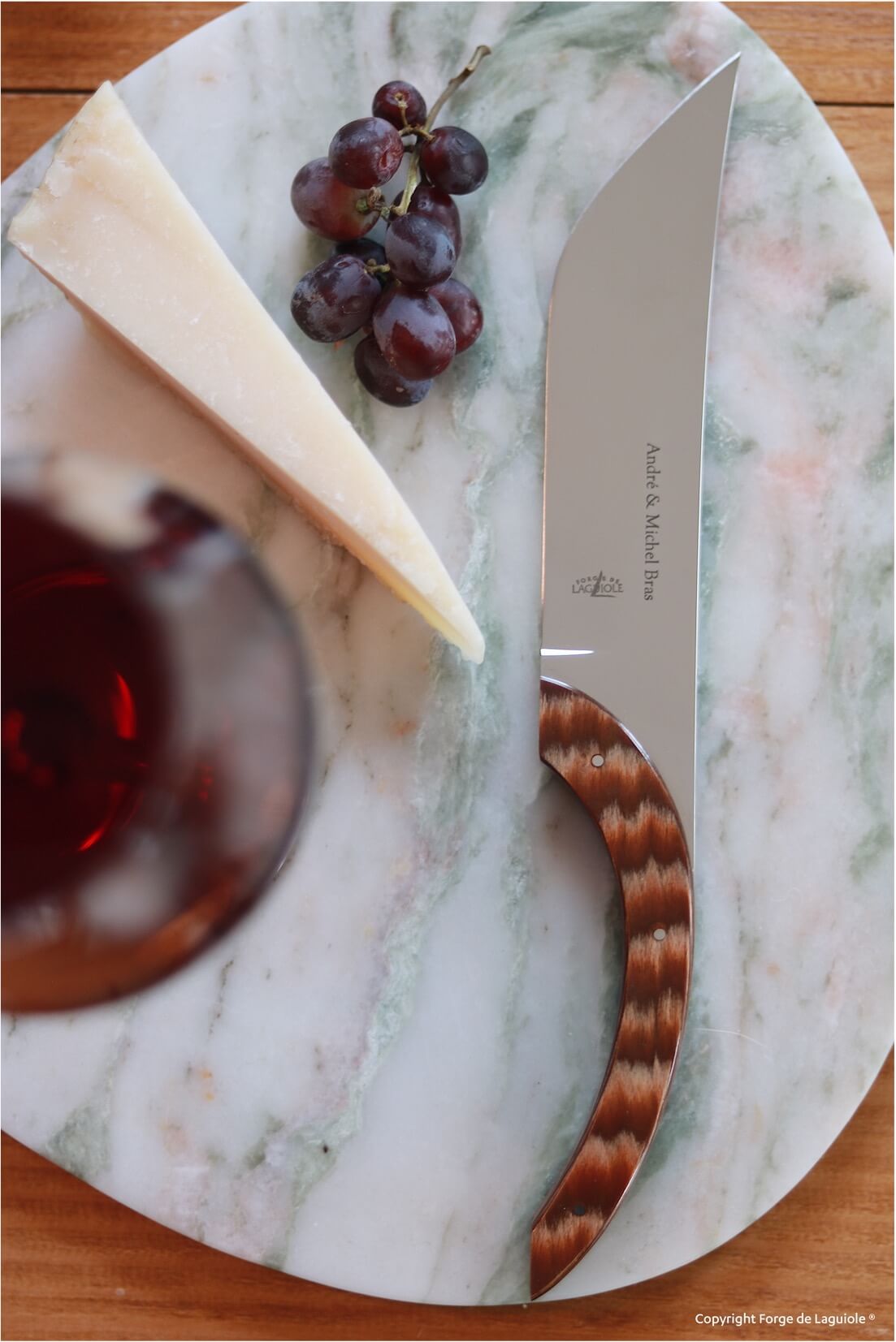 Michel Brasin juustoveitsi, kestävyyskahva, kiiltävä pinta Référence: 00004237