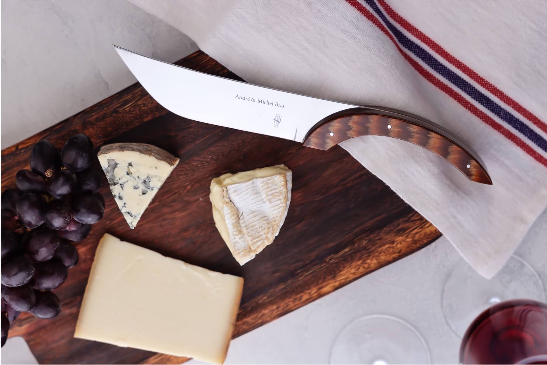 Michel Brasin juustoveitsi, kestävyyskahva, kiiltävä pinta Référence: 00004237