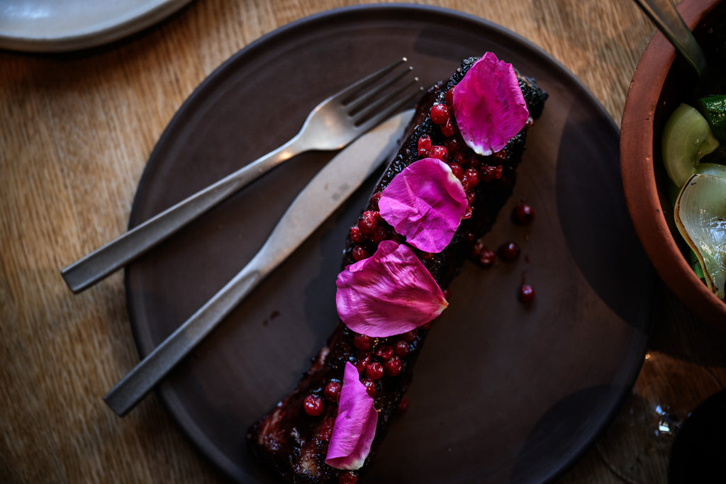 Table Noir - Barr-aterimet kivipestyllä viimeistelyllä