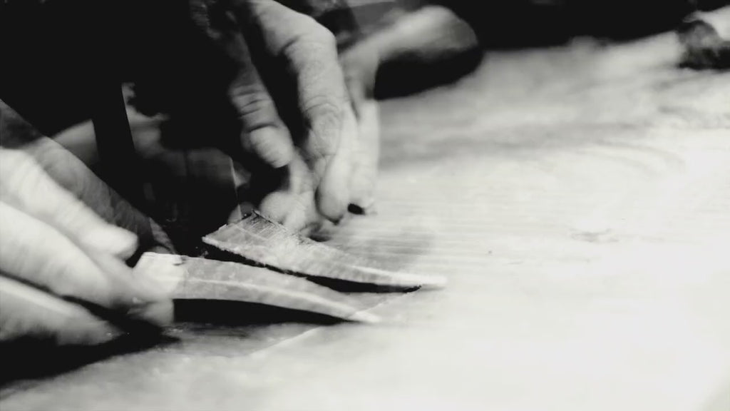 Forge De Laguiole -veitset, joissa on tumman sarven kahvat